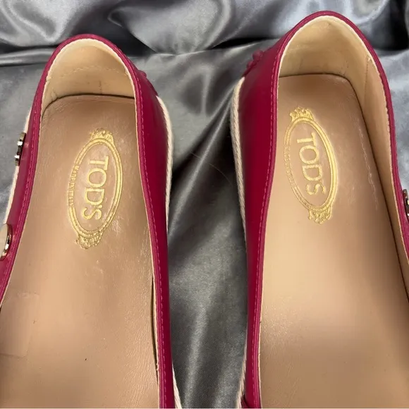 Tod’s Women’s 6.5 Espadrilles Ruby Red Leather Gold Pokka Dot Preppy Spring Shoe