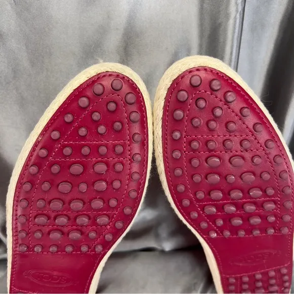 Tod’s Women’s 6.5 Espadrilles Ruby Red Leather Gold Pokka Dot Preppy Spring Shoe