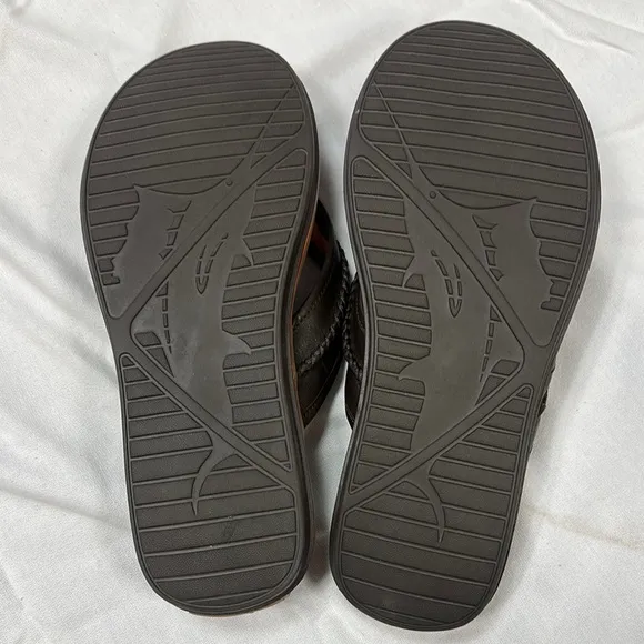 Tommy Bahama Black Sandals Classic Thong Design