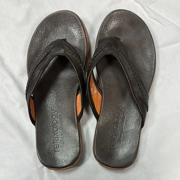 Tommy Bahama Black Sandals Classic Thong Design