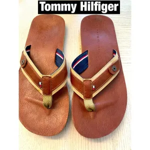 Tommy‎ Hilfiger, Flip Flop Flat Sandals Sz 10 Like New