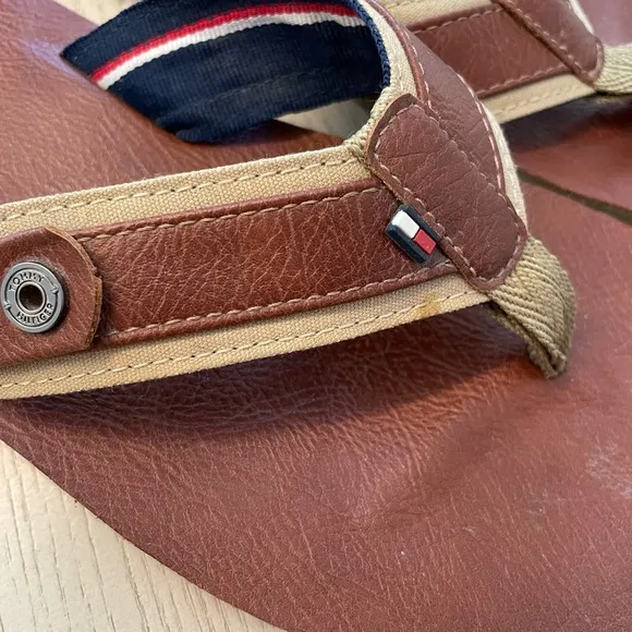 Tommy‎ Hilfiger, Flip Flop Flat Sandals Sz 10 Like New