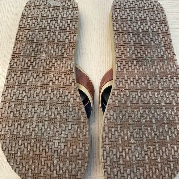 Tommy‎ Hilfiger, Flip Flop Flat Sandals Sz 10 Like New