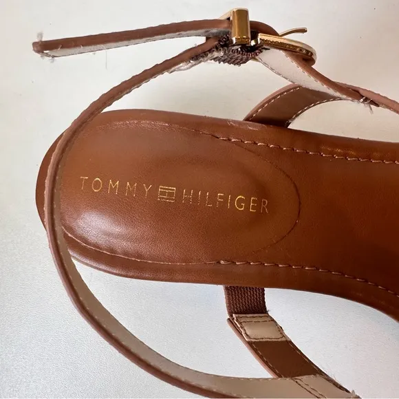 Tommy Hilfiger Women’s Brown And Gold Leather Strap Sandals Size:9.5