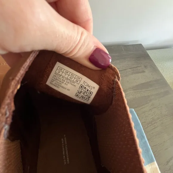 TOM’S Everly Chelsea Ankle Boots - Cognac - Size 9 - Worn one time indoors EUC