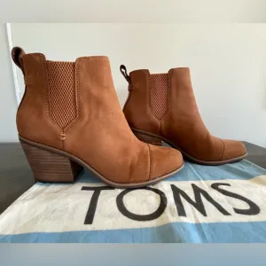 TOM’S Everly Chelsea Ankle Boots - Cognac - Size 9 - Worn one time indoors EUC