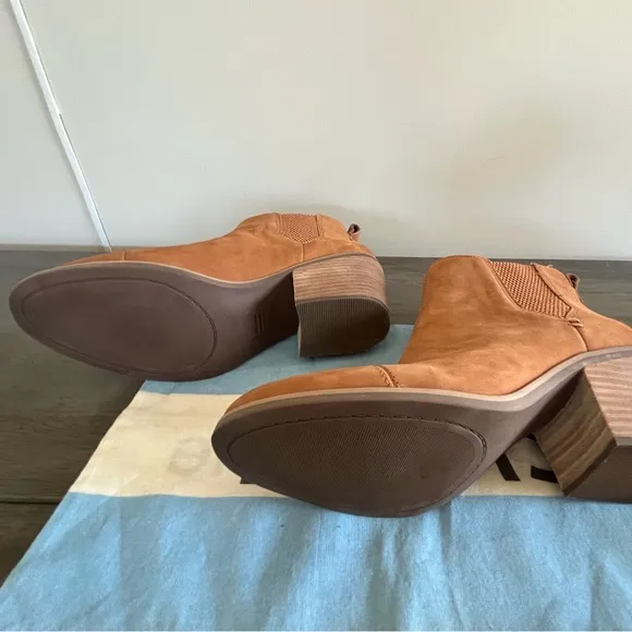 TOM’S Everly Chelsea Ankle Boots - Cognac - Size 9 - Worn one time indoors EUC