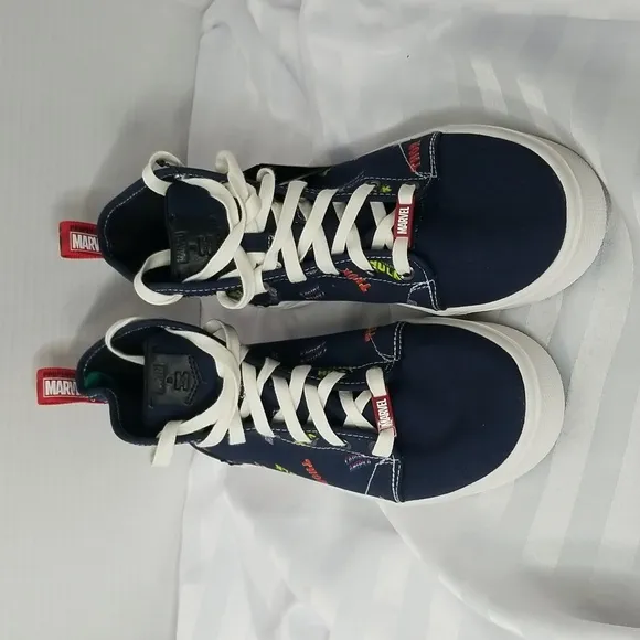 TOMS X MARVEL NAVY TRAVEL LITE HIGH TOP SNEAKER SIZE 7.5 MENS