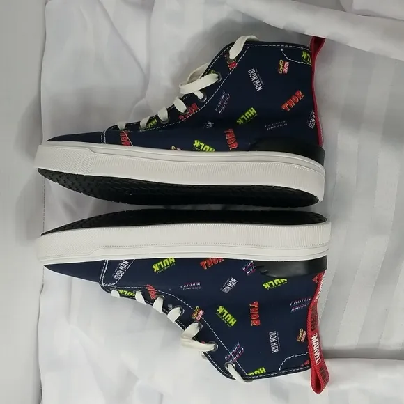 TOMS X MARVEL NAVY TRAVEL LITE HIGH TOP SNEAKER SIZE 7.5 MENS