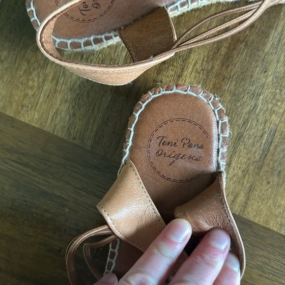 Toni Pons Nuria Suede Sandal 39