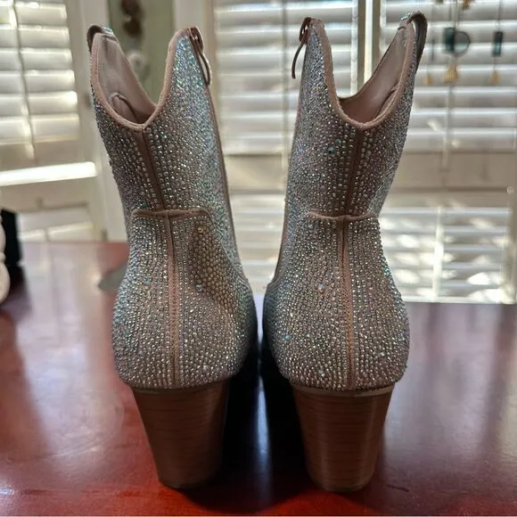 Torrid Embellished Western Bootie (WW) Size 8 NWT