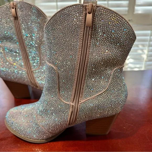 Torrid Embellished Western Bootie (WW) Size 8 NWT