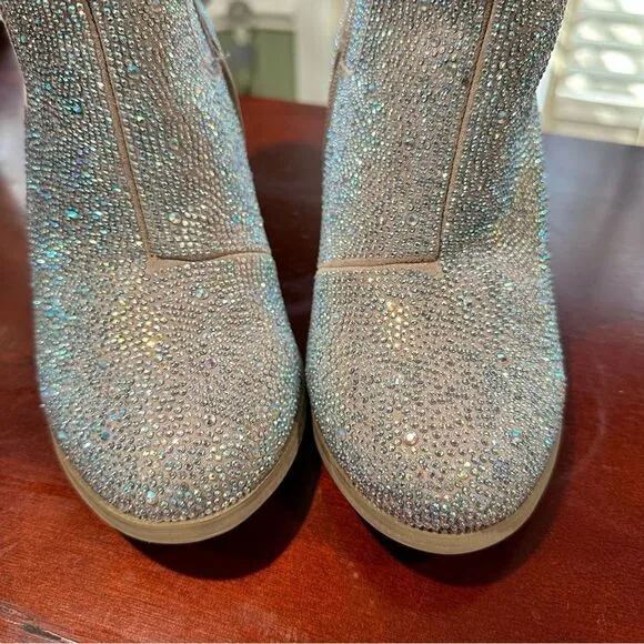 Torrid Embellished Western Bootie (WW) Size 8 NWT