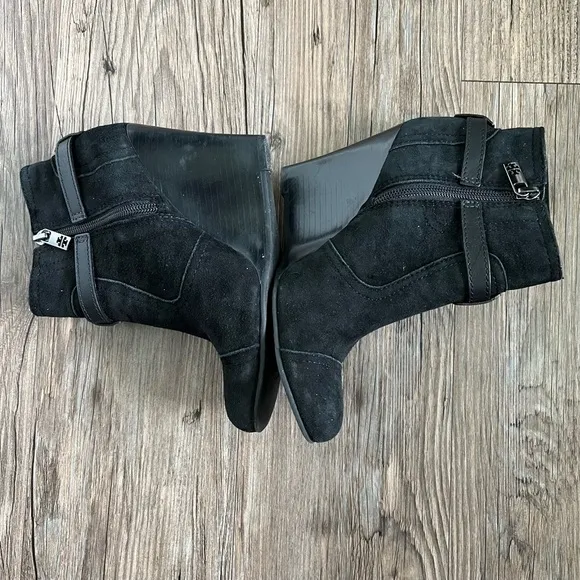 Tory Burch Aaden Black Suede Stacked Wedge HeelAnkle Booties Boots Size 6