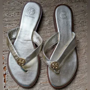 Tory Burch •  Benton Thong Sandal EUC