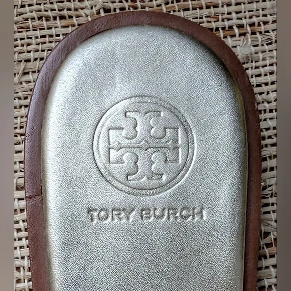 Tory Burch •  Benton Thong Sandal EUC