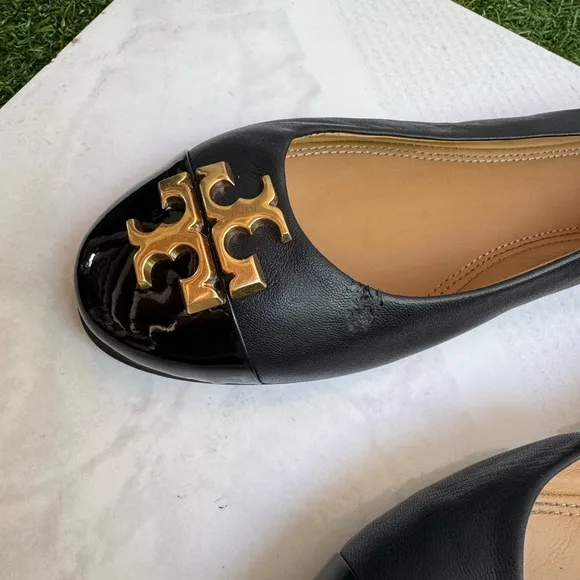 TORY BURCH Everly Cap Toe Ballet Flats Leather Black Black Flats Gold logo Sz 9