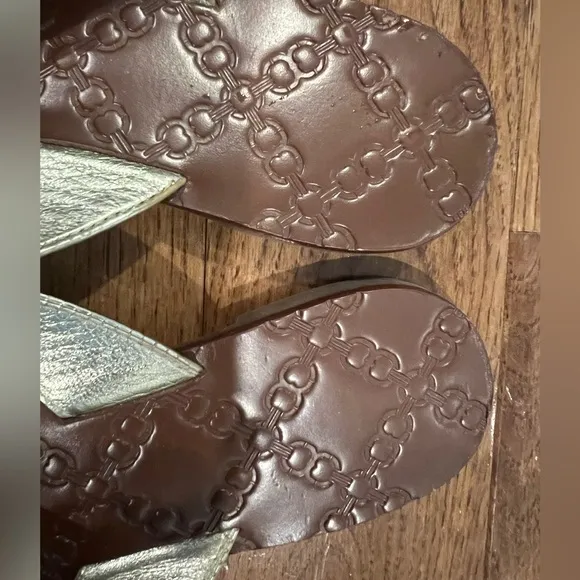Tory Burch Gold Thong Sandal Size 7