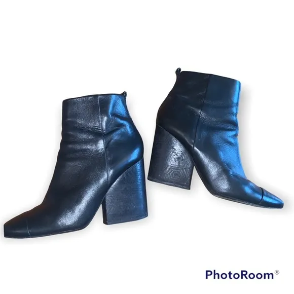 Tory Burch Grove Black Leather Block Heel Boots Booties size 9.5