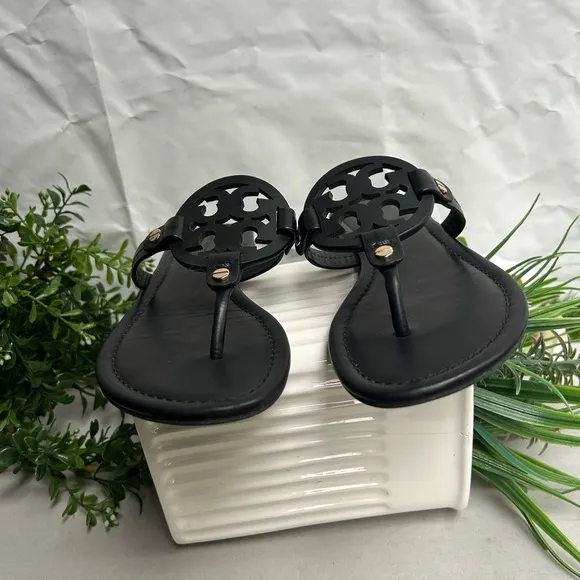 TORY BURCH Miller black leather Sandals size 7 women thong summer sandals