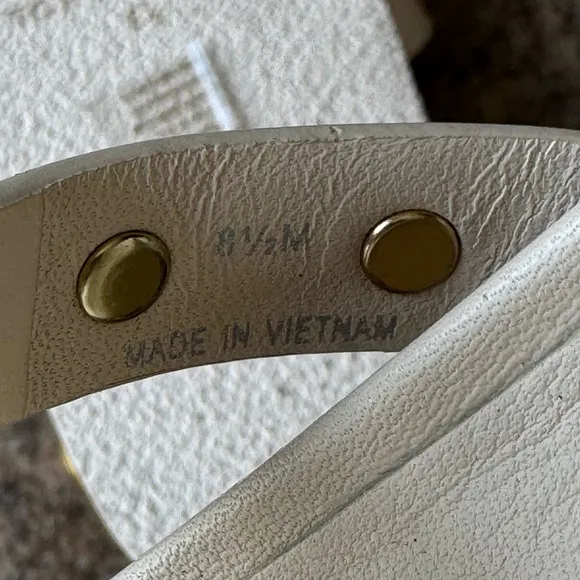 Tory Burch Miller Cloud Coin Leather Logo Thong Sandals- Cream, Women’s 8.5