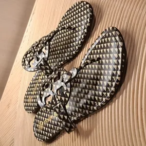 Tory Burch Miller geo leather thong sandals 9