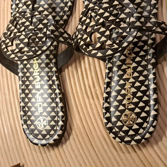 Tory Burch Miller geo leather thong sandals 9