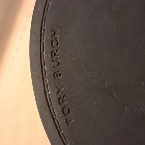 Tory Burch Miller geo leather thong sandals 9