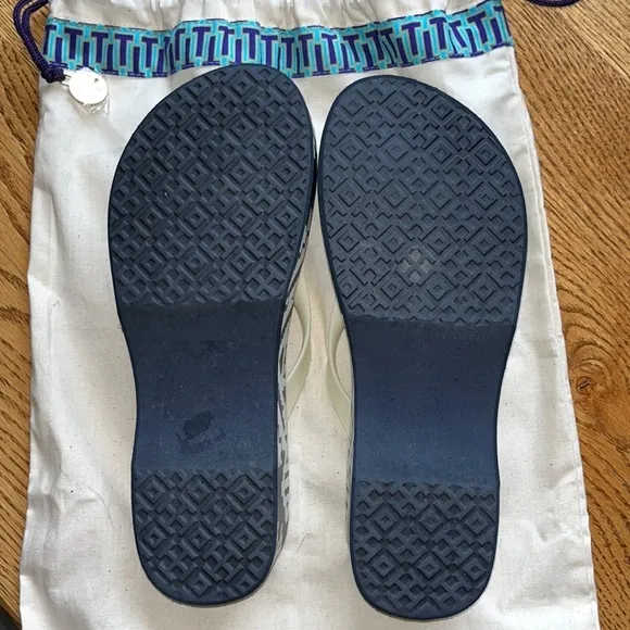 Tory Burch navy blue and ivory platform thong sandals size 8.5 NWOT