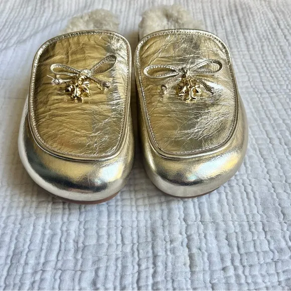 Tory Burch | NWOT Spark Gold Leather Charm Slipper Shearling Flats Mules