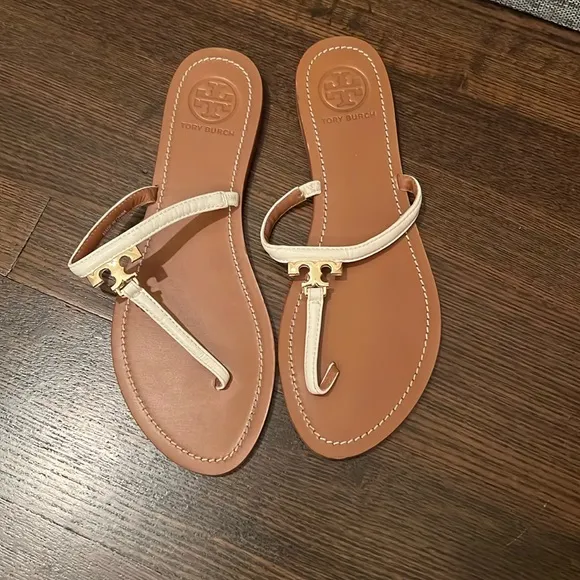Tory Burch T-Logo Thong Sandals With Saffiano Leather Size 9