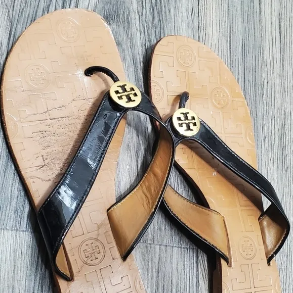 Tory Burch Thora Thong Black Patent Leather Brown Flat Sandals Women’s Size 8M🌴