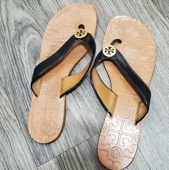 Tory Burch Thora Thong Black Patent Leather Brown Flat Sandals Women’s Size 8M🌴