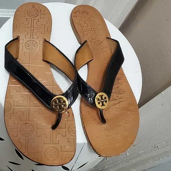 Tory Burch Thora Thong Black Patent Leather Brown Flat Sandals Women’s Size 8M🌴