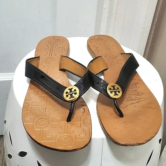 Tory Burch Thora Thong Black Patent Leather Brown Flat Sandals Women’s Size 8M🌴