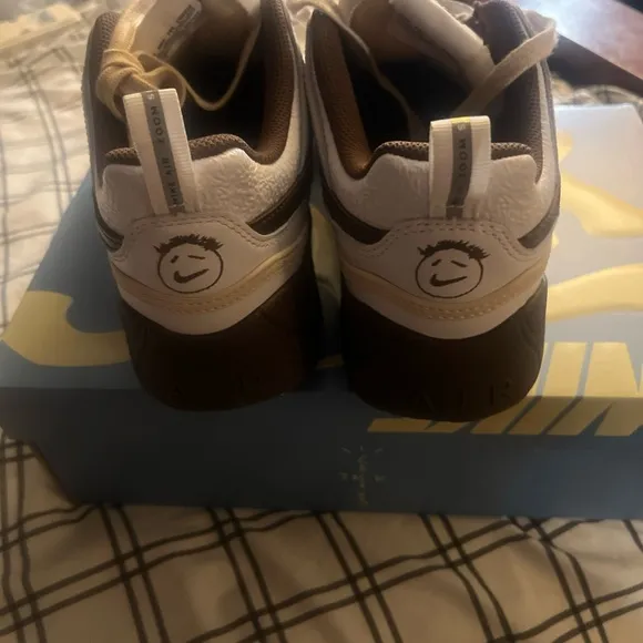 Travis scott nike zoom field jaxx