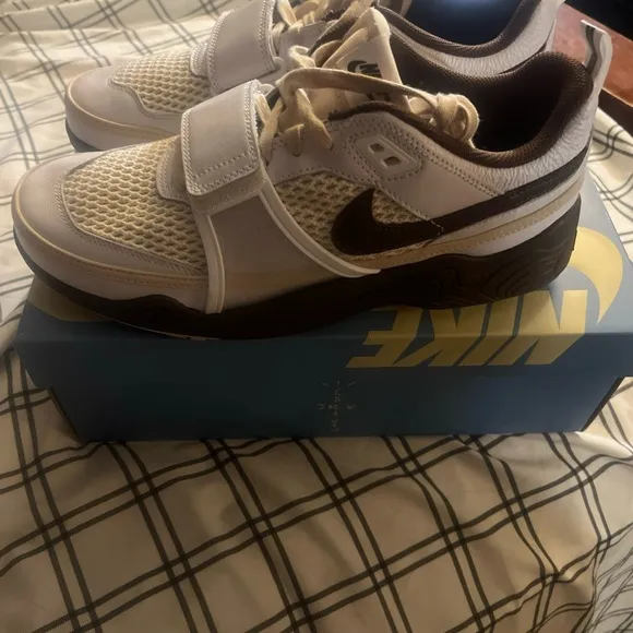 Travis scott nike zoom field jaxx