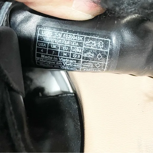 Ugg Girls Size 4 Black Fluffy Velcro Ankle Strap Sandals