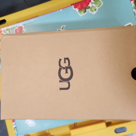 UGG Goldenstar Strap Sandal