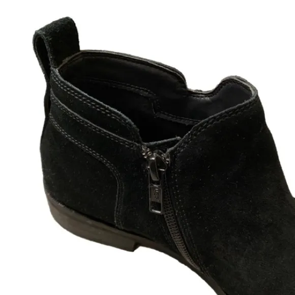 UGG Kelsea Suede Ankle Black Boots Size 7.5