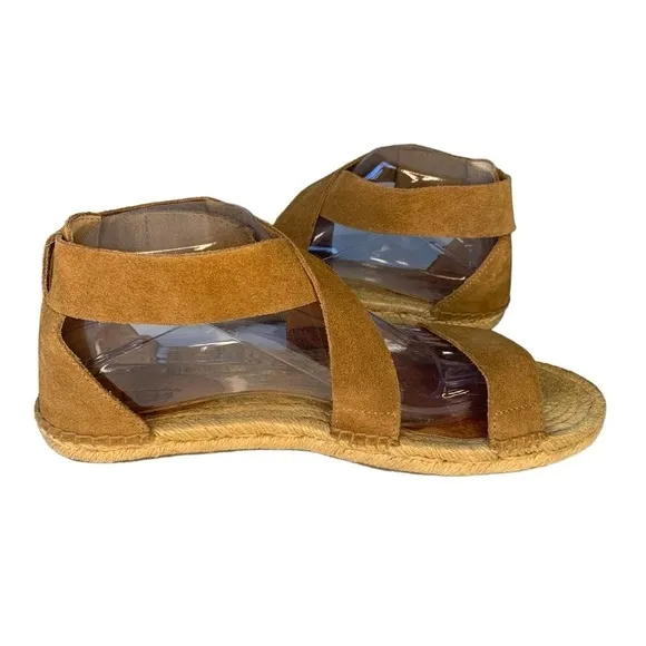 UGG Mila suede leather chestnut brown gladiator espadrille sandals. EUC Size 9.5