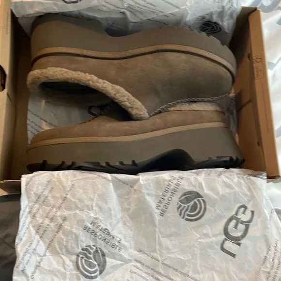 UGG New Heights Cozy Clog Hickory Brown Suede Sherpa Platform Chunky Heel 11