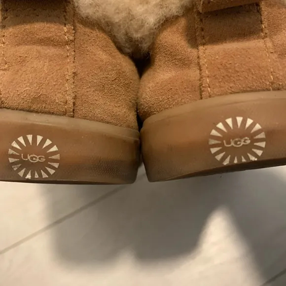 UGG Platform Suede Flat Slippers Carmel Brown Size 6