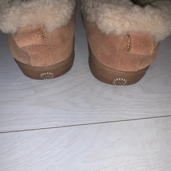 UGG Platform Suede Flat Slippers Carmel Brown Size 6