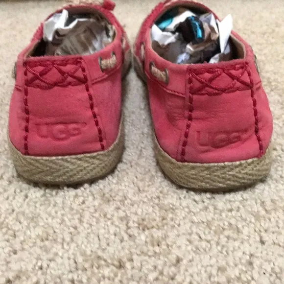 UGG size 7.5 syleste espadrille leather flats