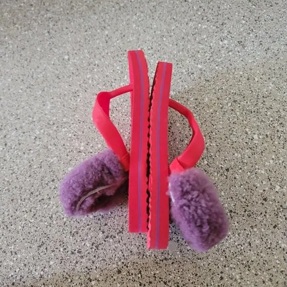 UGG Thong Sandals Red Purple Fuzz Baby Size 6