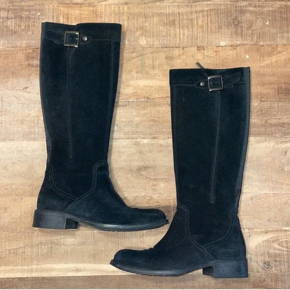 Used Aquaitalia, size 6.5 fits more like a 6, black suede, high calf boots