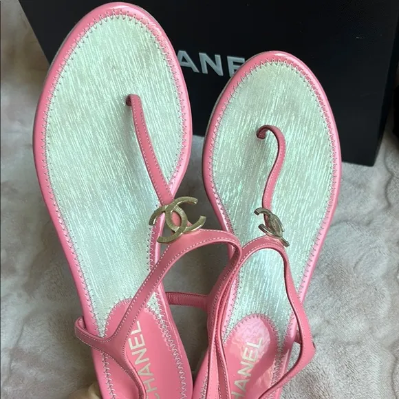 Used Chanel Pink Thong Sandals with Logo Accent