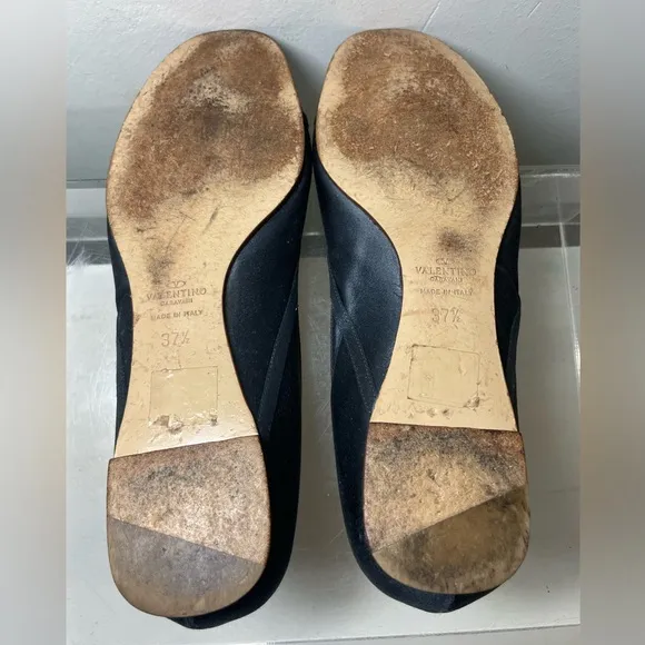 Valentino Garavani slik flats whit jefe les toe sz 7.5 made in italy