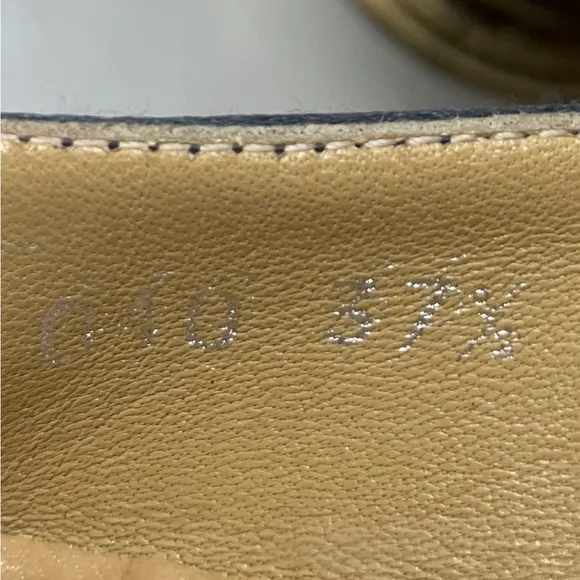 Valentino Garavani slik flats whit jefe les toe sz 7.5 made in italy